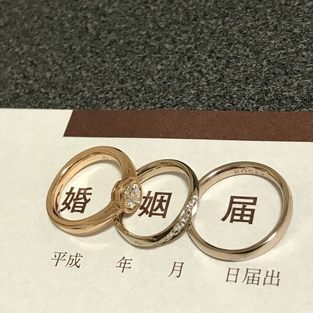 【TANZO.(鍛造指輪)の口コミ】 鍛造製法でS字のデザインを施したかったこと。かつダイヤを入れたり、好み…