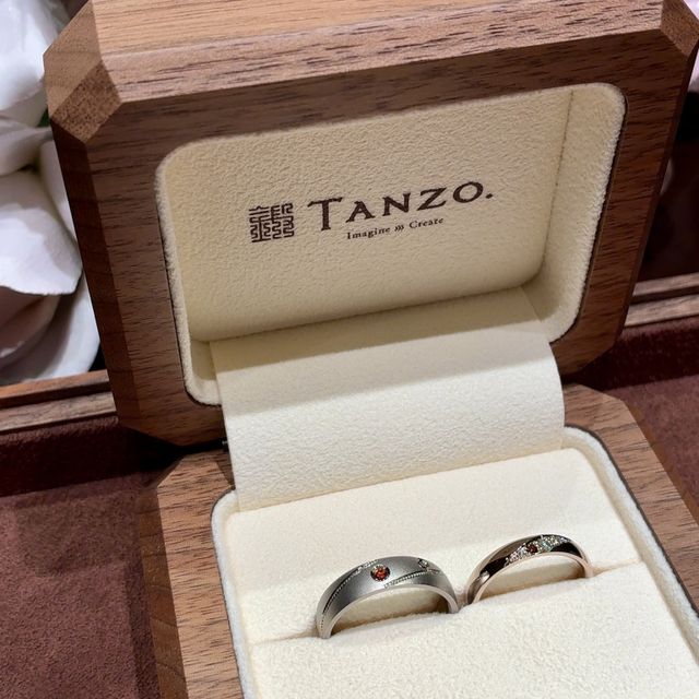 【TANZO.(鍛造指輪)の口コミ】 指輪にブランド名の由来となる「鍛造」技術が使われており、日頃家事をす…