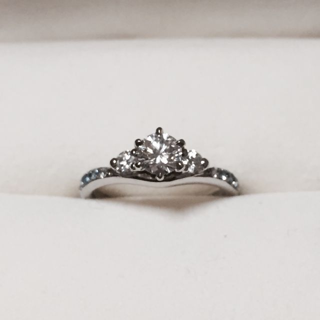 【ケイウノ ブライダル(K.UNO BRIDAL)の口コミ】 ジュエリーデザイナーさんとじかに話しをしながらデザインを伝えてその場…