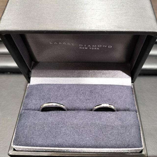 【ラザール ダイヤモンド(LAZARE DIAMOND)の口コミ】 プラチナにカットの優れたダイヤモンドがあしらわれていて上品な輝きがポ…