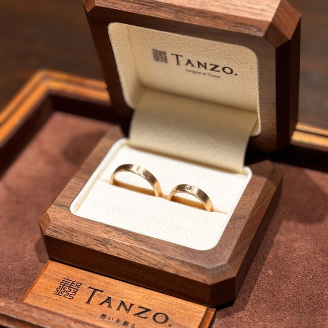 【TANZO.(鍛造指輪)の口コミ】 完全フルオーダーで細かいこだわりを出せることがとても魅力的です。重厚…
