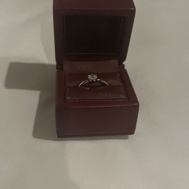 【モニッケンダム(MONNICKENDAM)の口コミ】 シンプルで流行り廃りのないデザインが良いと考え、こちらに決めました。…