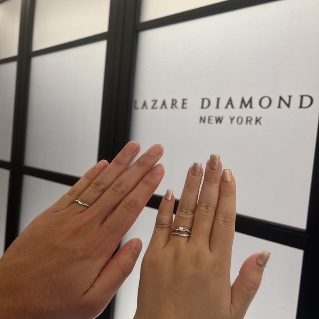 【ラザール ダイヤモンド(LAZARE DIAMOND)の口コミ】 女性側は目立ちすぎずされど地味すぎないダイヤモンドの輝きが特徴です。…