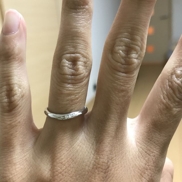 【COEUR D'OR(クゥドール)の口コミ】 結婚指輪なのでシンプルなものが良いが、シンプルすぎるのも…と思…