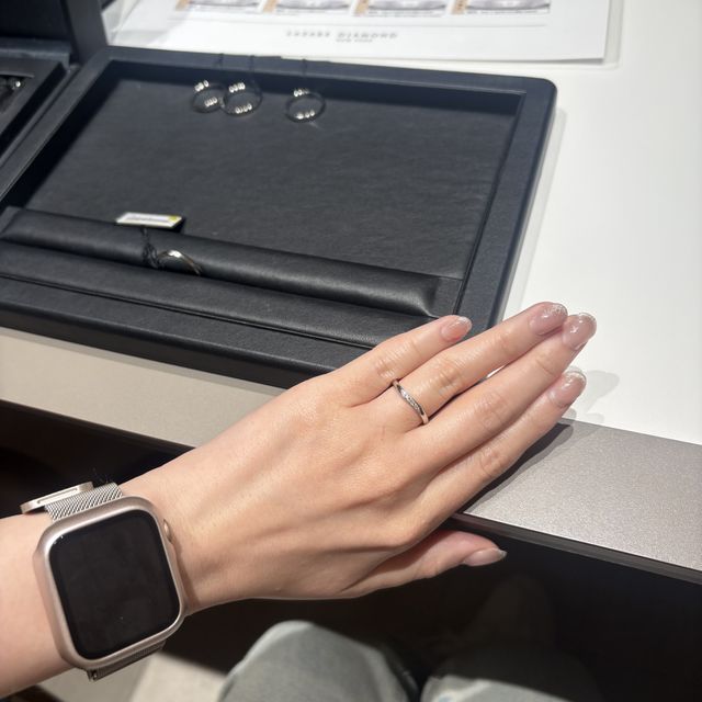 【ラザール ダイヤモンド(LAZARE DIAMOND)の口コミ】 さりげないダイヤモンドが上品で、派手すぎずどんなシーンにも馴染むとこ…