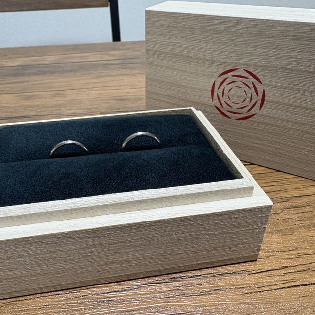 【出雲結(いずもゆい)の口コミ】 シンプルなデザインに惹かれました。夫婦で即決でした。店舗の方も突然の…