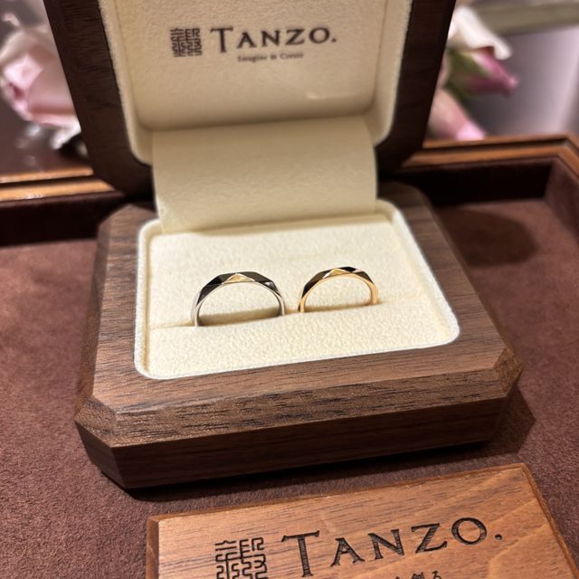 【TANZO.(鍛造指輪)の口コミ】 鋳造の指輪が多い中で、鍛造製法にこだわっているのが決め手でした。鍛造…
