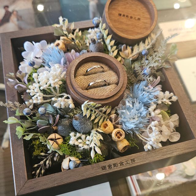 【鎌倉彫金工房の口コミ】 互いに相手の指輪を作り合うことができました。
お互いにお互いのものを叩…