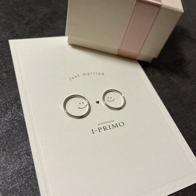 【アイプリモ(I-PRIMO)の口コミ】 つけているのを忘れるくらい軽いです
幅が2mm以下ですが、旦那も指が細か…