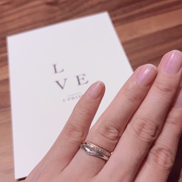 【アイプリモ(I-PRIMO)の口コミ】 パッと見た時にミル打ちのデザインが目を引きます。
ミル打ちが一周ぐるっ…