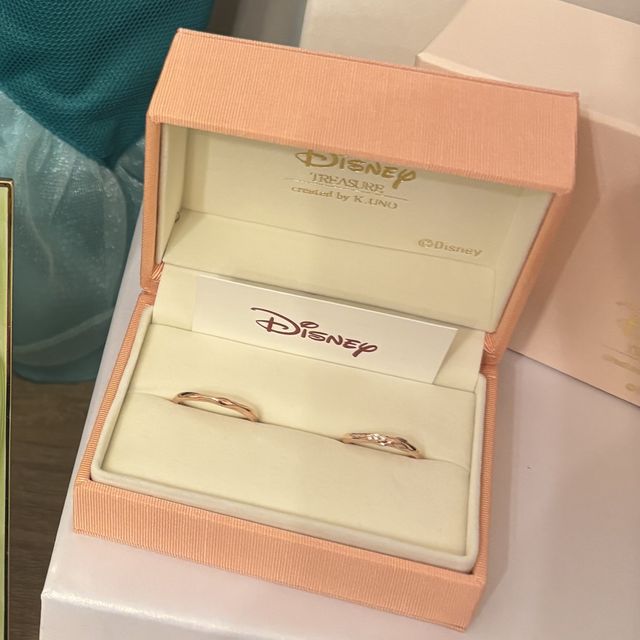 【ケイウノ ブライダル(K.UNO BRIDAL)の口コミ】 他の方とあまり被らないピンクゴールドにした
スタッフの方の助言で、より…