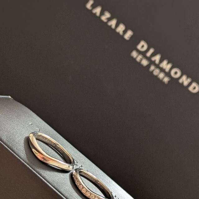 【ラザール ダイヤモンド(LAZARE DIAMOND)の口コミ】 まずはうっとりするほどのダイヤの輝き！
そして希望通りのダイヤがズラッ…