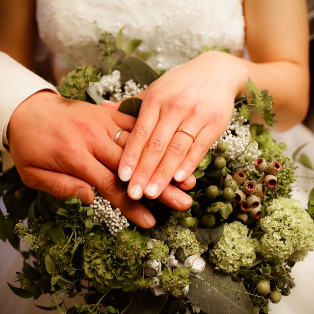 【CARATI VOCE(キャラティヴォーチェ)の口コミ】 店中の指輪を次々試着したのですが、どれもぱっとせず、２人共これだ！と…