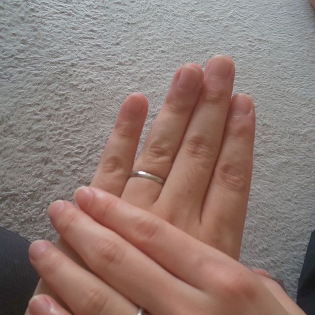 【銀座ダイヤモンドシライシの口コミ】 シンプルかつキュートな指輪のデザインがとても気に入っております。男性…