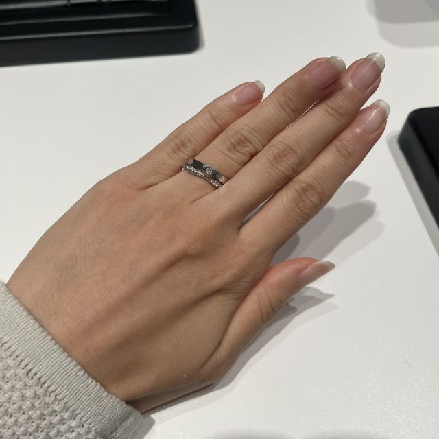 【ラザール ダイヤモンド(LAZARE DIAMOND)の口コミ】 有名なブランドということで、ブランドの話の説明を最初に受けました。人…