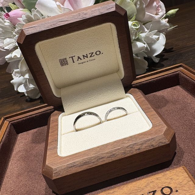 【TANZO.(鍛造指輪)の口コミ】 作り方の時点で他とは異なる鍛造製法に魅力を感じました。
一生に一度だか…