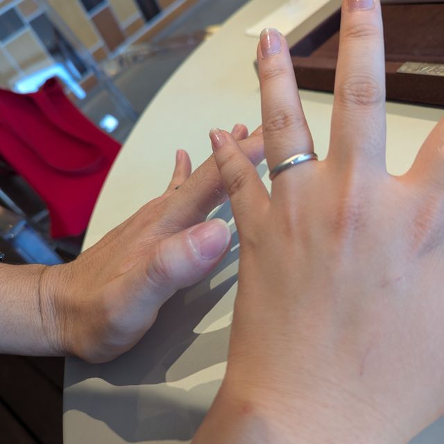 【PILOT BRIDAL(パイロットブライダル)の口コミ】 男性女性選ばず、どちらにもつけやすいデザインの為おすすめポイントです…