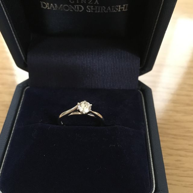【銀座ダイヤモンドシライシの口コミ】 セミオーダーメイドで、土台とダイアモンドを組み合わせて自分だけのリン…