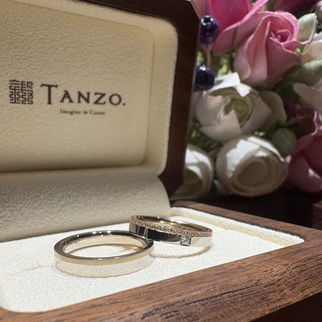 【TANZO.(鍛造指輪)の口コミ】 フルオーダーで作成しました。私はハーフエタニティにして1石ダイヤもいれ…