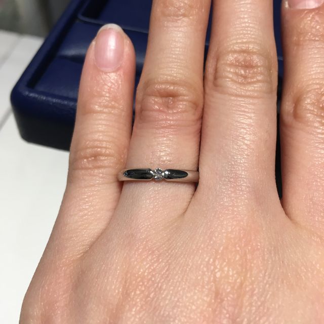 【銀座ダイヤモンドシライシの口コミ】 指輪は普段もはずさず、ずっと身に着けていたかったので、シンプルなもの…