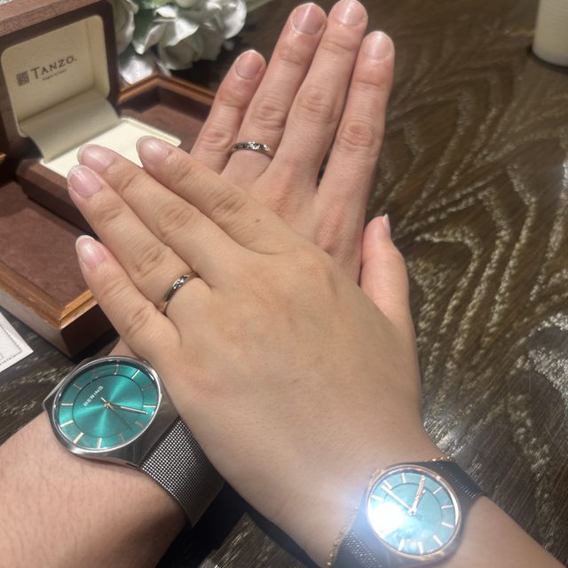 【TANZO.(鍛造指輪)の口コミ】 粗めマット、槌目、面取り加工、
色はシャンパンゴールド

粗めマットはあ…