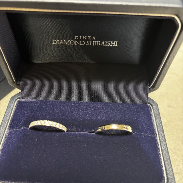 【銀座ダイヤモンドシライシの口コミ】 ハーフエタニティで太めのデザイン。四つ留めがよかったのですが他店だと…