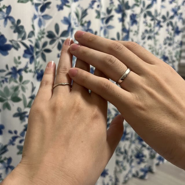 【TOMOE(トモエ)の口コミ】 レディース向けは細くて曲がった形のため指が長く見えます。また派手な婚…