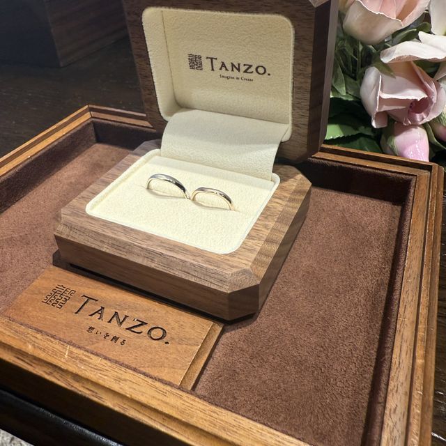 【TANZO.(鍛造指輪)の口コミ】 TANZOの指輪を選んだ理由は、ハード鍛造とホワイトゴールドの魅力です。
…