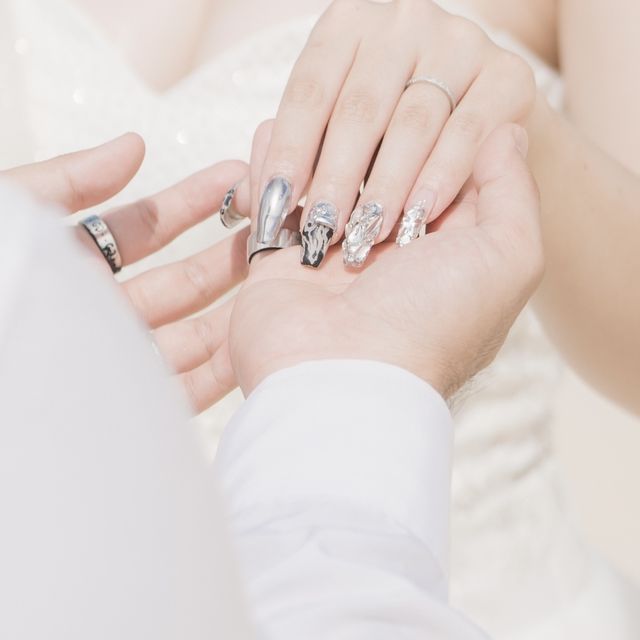 【アイプリモ(I-PRIMO)の口コミ】 色はシルバーが大好きなので、二人ともシルバーにしました。あまりデザイ…