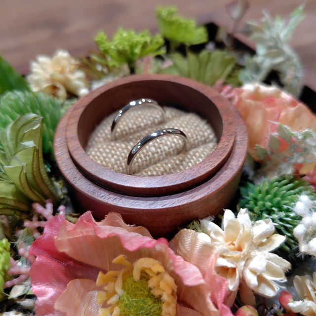 【鎌倉彫金工房の口コミ】 プラチナ素材で上品に仕上げられた指輪は、耐久性と高級感が魅力です。お…