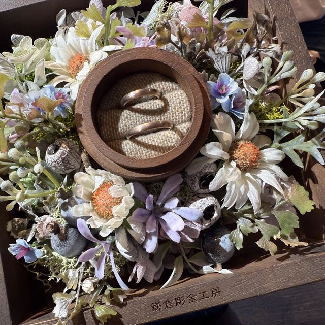 【鎌倉彫金工房の口コミ】 自分達の肌に合うカラーで選び、普段使いしやすいデザインを選びました。…