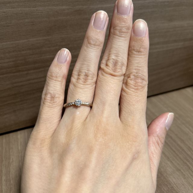 【JEWELRY STUDIO Advance(ジュエリースタジオアドバンス)の口コミ】 ブラウンゴールドで仕立てて頂きました。
肌なじみがよく、可愛らしさの中…