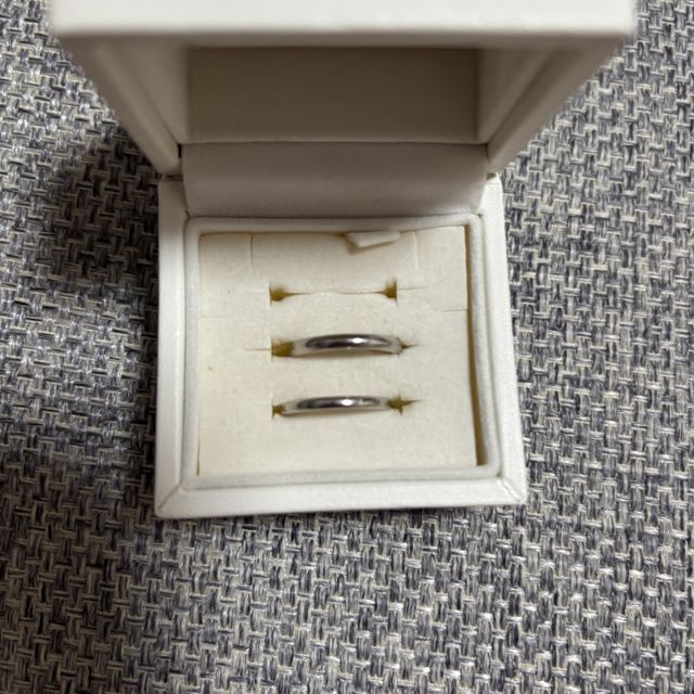 【カルティエ(Cartier)の口コミ】 シンプルイズベストの思考で、指輪だけのシンプルなものにしました。神経…