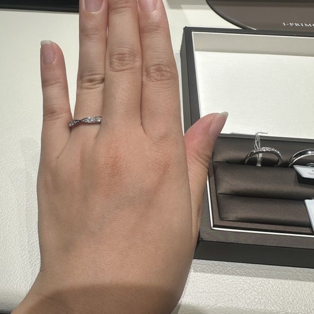 【アイプリモ(I-PRIMO)の口コミ】 ハーフエタニティ＆リボン型の指輪を探していて、アイプリモさんに辿り着…