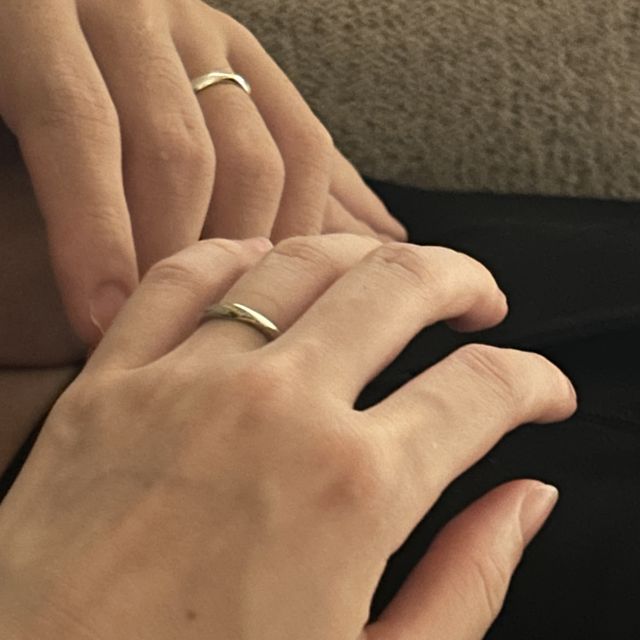 【俄(にわか)の口コミ】 常に着用することを前提に、デザインはシンプルなものを探していました。
…