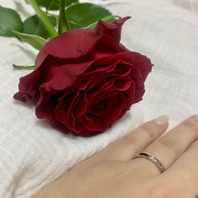 【ラザール ダイヤモンド(LAZARE DIAMOND)の口コミ】 ダイヤモンドが大きくて可愛いところ好きです。5つ石もゴージャスで素敵な…