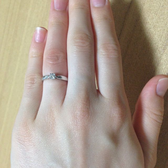 【ティファニー(Tiffany & Co.)の口コミ】 この指輪のいいところは、ダイヤが大きすぎず目立ち過ぎない為いくつにな…