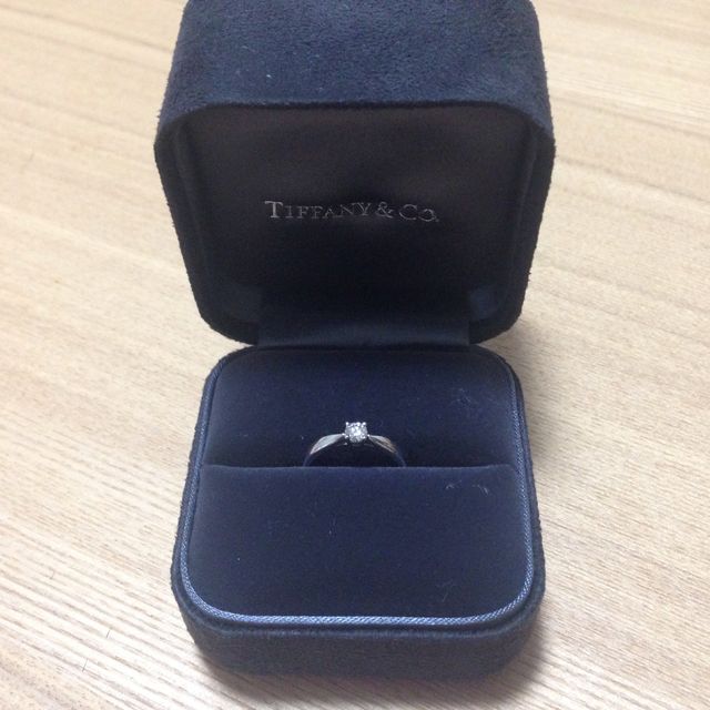 【ティファニー(Tiffany & Co.)の口コミ】 この指輪のいいところは、ダイヤが大きすぎず目立ち過ぎない為いくつにな…