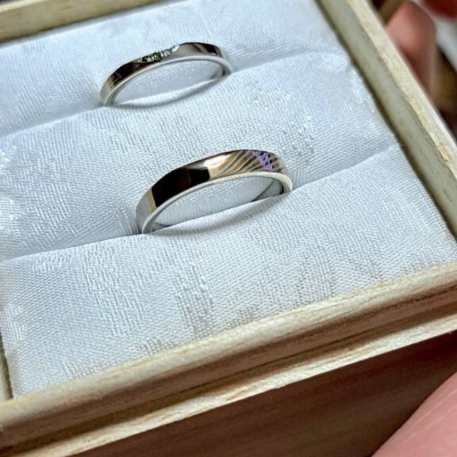 【杢目金屋(もくめがねや)の口コミ】 自分たちの唯一無二の木目を作ってもらえて、女性用のほうはダイヤを埋め…