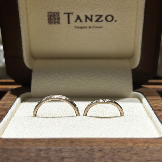 【TANZO.(鍛造指輪)の口コミ】 決め手は鍛造製法の説明を詳しくしていただいたことで、Tanzoが好きになれ…