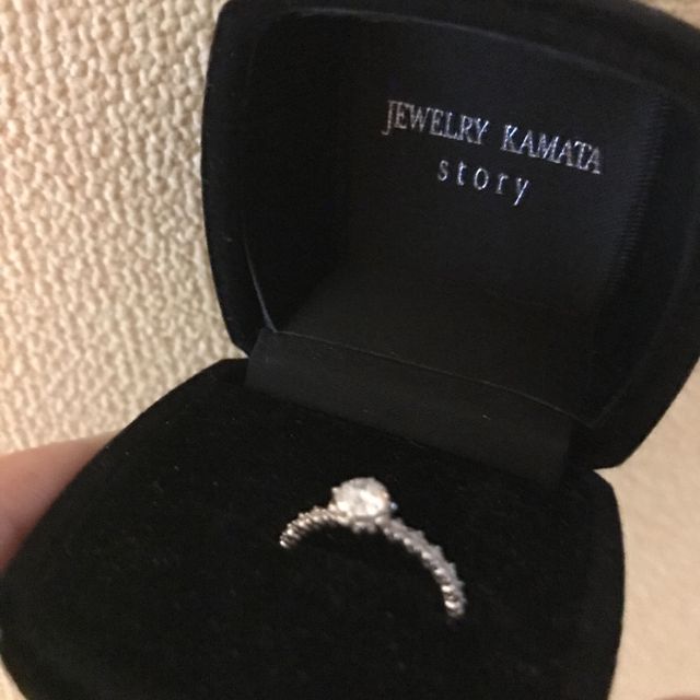 【JEWELRY  KAMATA(ジュエリーかまた)の口コミ】 指輪のデザインが人とかぶらないような素敵なデザインだったのが決めてで…