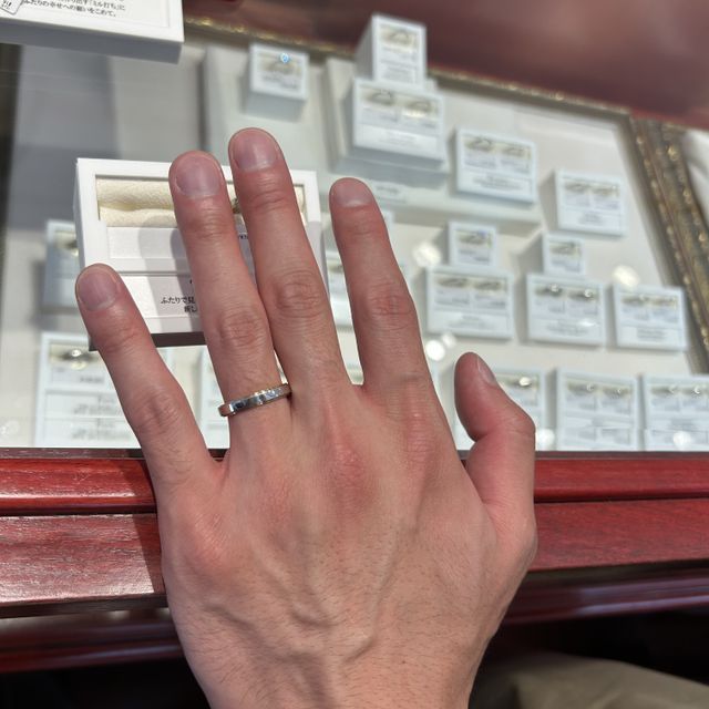 【ケイウノ ブライダル(K.UNO BRIDAL)の口コミ】 シンプルでありつつも人とあまり被らないエッジの効いたデザインであるこ…