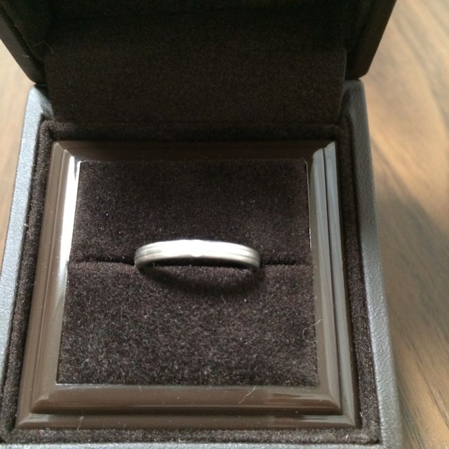 【アイプリモ(I-PRIMO)の口コミ】 シンプルなので、カジュアルからフォーマルまでどのような服装でも浮くこ…