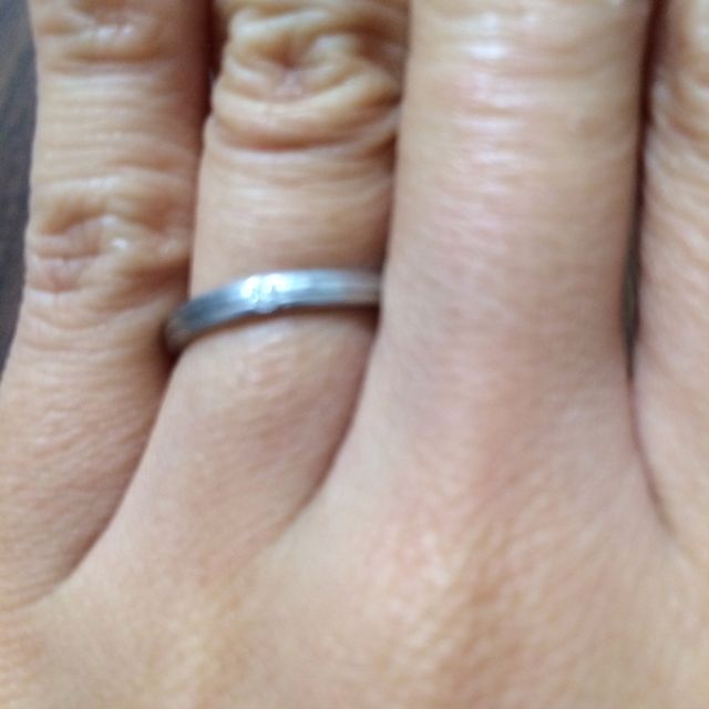 【アイプリモ(I-PRIMO)の口コミ】 シンプルなので、カジュアルからフォーマルまでどのような服装でも浮くこ…