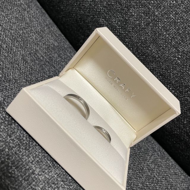【CRAFY(クラフィ)の口コミ】 デザインを2人で考えて作ったところです！
指輪の太さや質感など
細かなと…