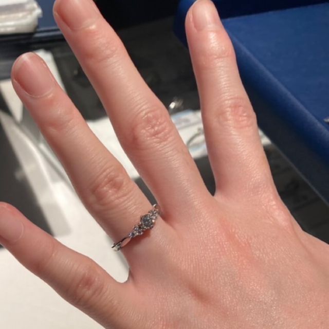 【銀座ダイヤモンドシライシの口コミ】 価格は外資ブランドと比べると安いので、カラット数を重視の方にはおすす…