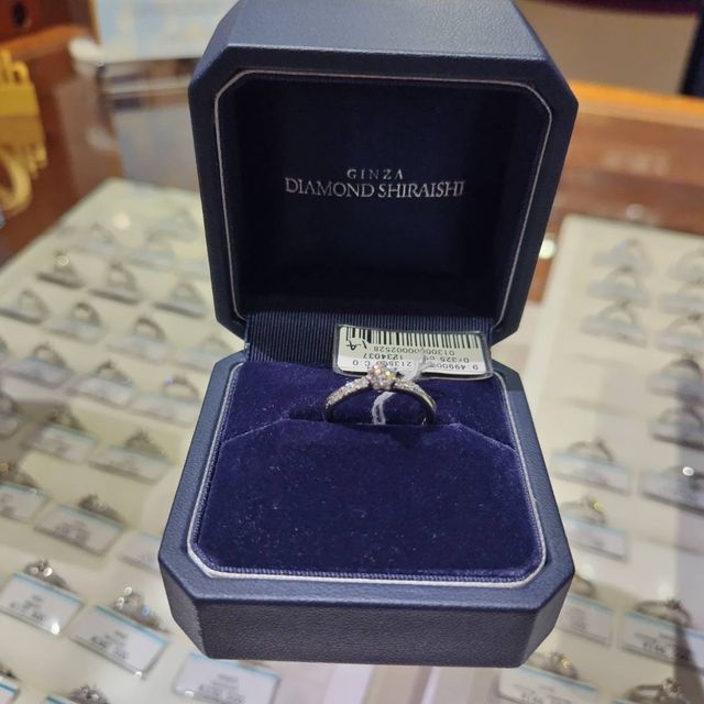 【銀座ダイヤモンドシライシの口コミ】 婚約指輪はあまりデザインなど考えていない状態で見に行ったので、店員さ…