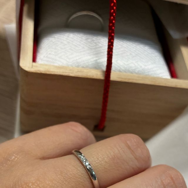 【TOMOE(トモエ)の口コミ】 シンプルで飽きのこないデザインを選びました。着け心地も良くなめらかで…