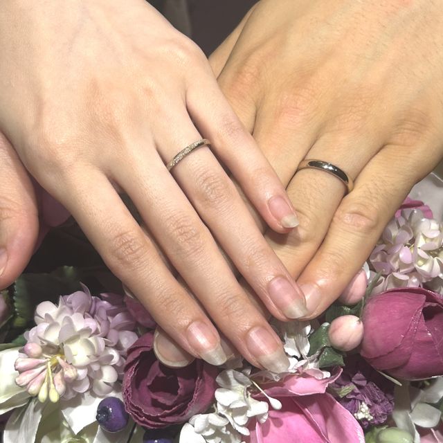 【TANZO.(鍛造指輪)の口コミ】 スターダスト加工をしているので輝いてる所
ジャンパゴールドは温かみある…