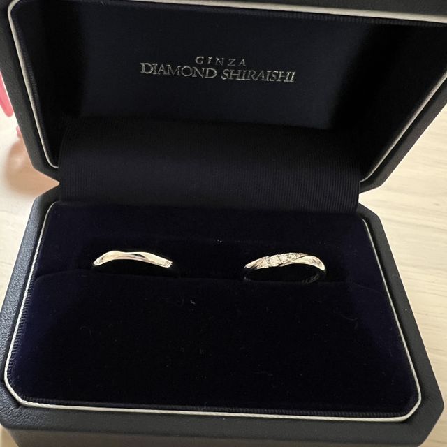 【銀座ダイヤモンドシライシの口コミ】 どのデザインも素敵で、迷いますが、指輪は細すぎず、太すぎず、ちょうど…